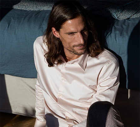 Imagebild mit Mann im Sonnenlicht im Inneren des KAYSER